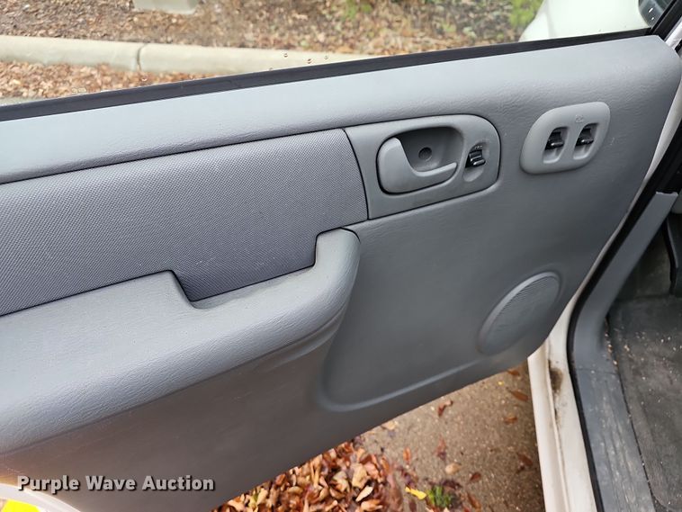 image for item DR5915 2006 Dodge Grand Caravan  van