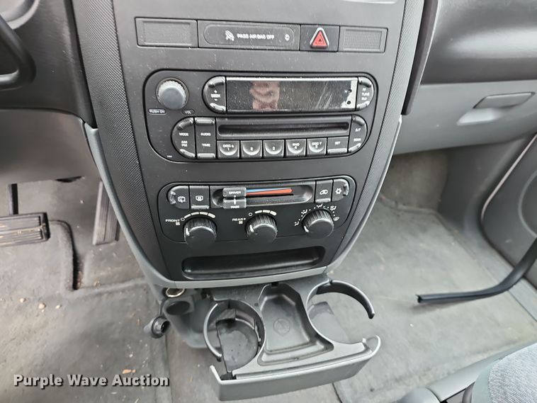 image for item DR5915 2006 Dodge Grand Caravan  van