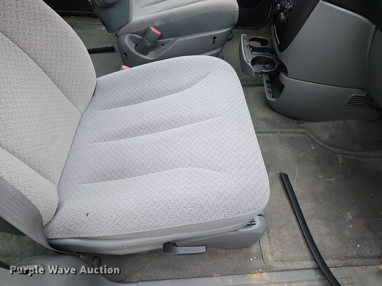 image for item DR5915 2006 Dodge Grand Caravan  van