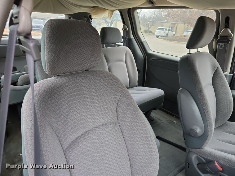 image for item DR5915 2006 Dodge Grand Caravan  van