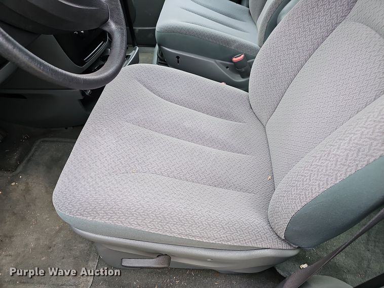 image for item DR5915 2006 Dodge Grand Caravan  van