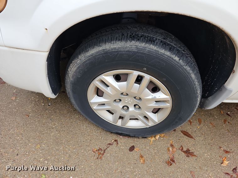 image for item DR5915 2006 Dodge Grand Caravan  van