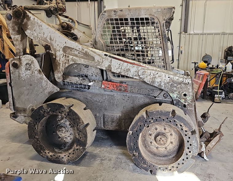 image for item DR5937 2015 Bobcat S850  skid steer loader