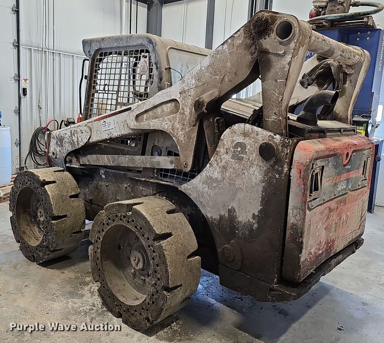 image for item DR5937 2015 Bobcat S850  skid steer loader