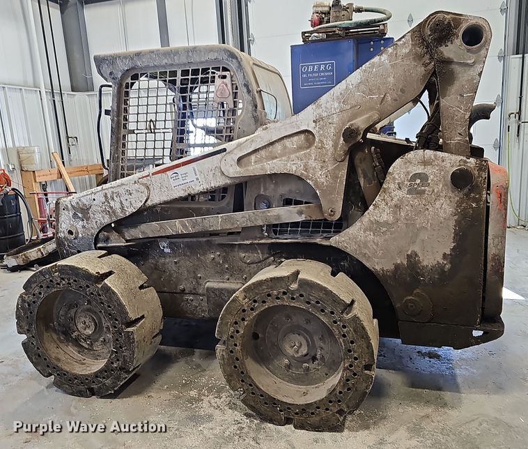 image for item DR5937 2015 Bobcat S850  skid steer loader