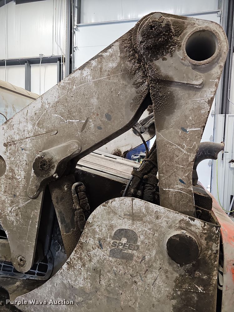 image for item DR5937 2015 Bobcat S850  skid steer loader