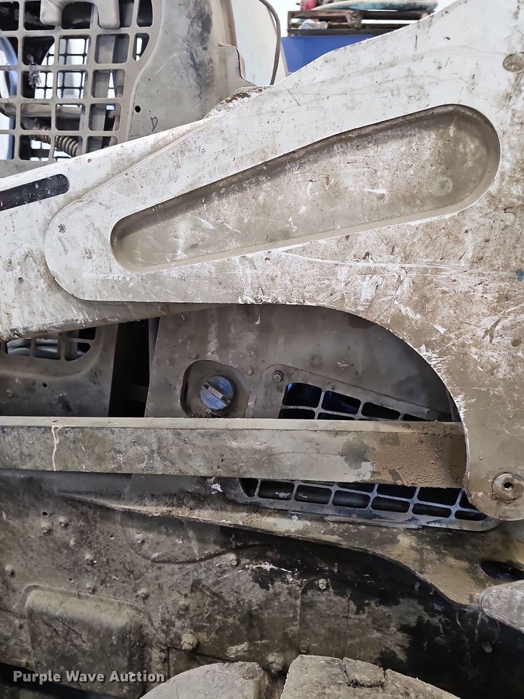 image for item DR5937 2015 Bobcat S850  skid steer loader