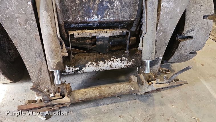 image for item DR5937 2015 Bobcat S850  skid steer loader