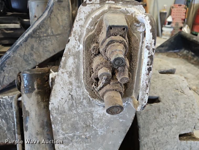 image for item DR5937 2015 Bobcat S850  skid steer loader