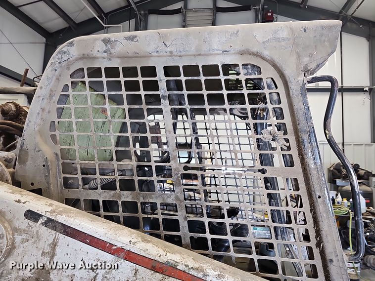 image for item DR5937 2015 Bobcat S850  skid steer loader