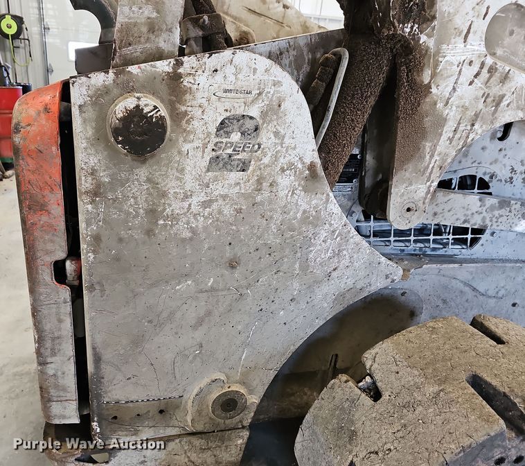 image for item DR5937 2015 Bobcat S850  skid steer loader