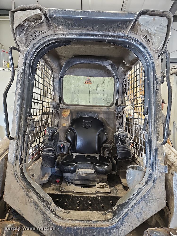 image for item DR5937 2015 Bobcat S850  skid steer loader