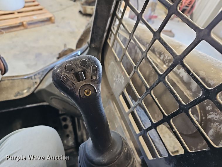 image for item DR5937 2015 Bobcat S850  skid steer loader