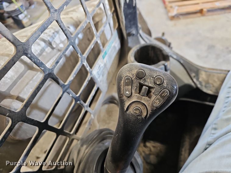 image for item DR5937 2015 Bobcat S850  skid steer loader