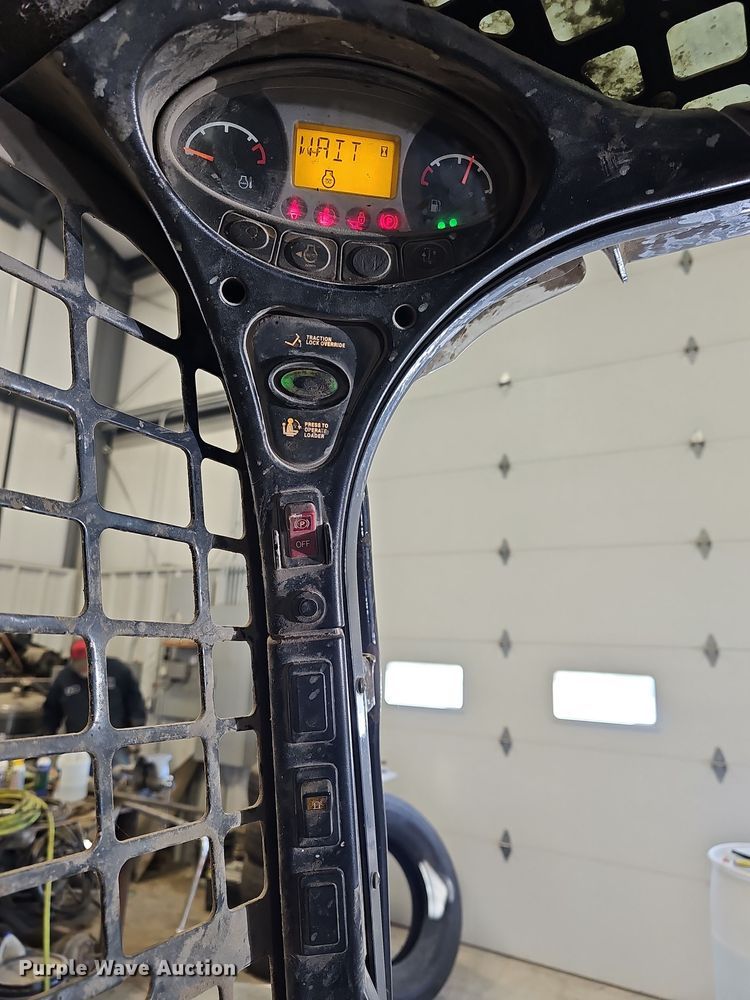 image for item DR5937 2015 Bobcat S850  skid steer loader