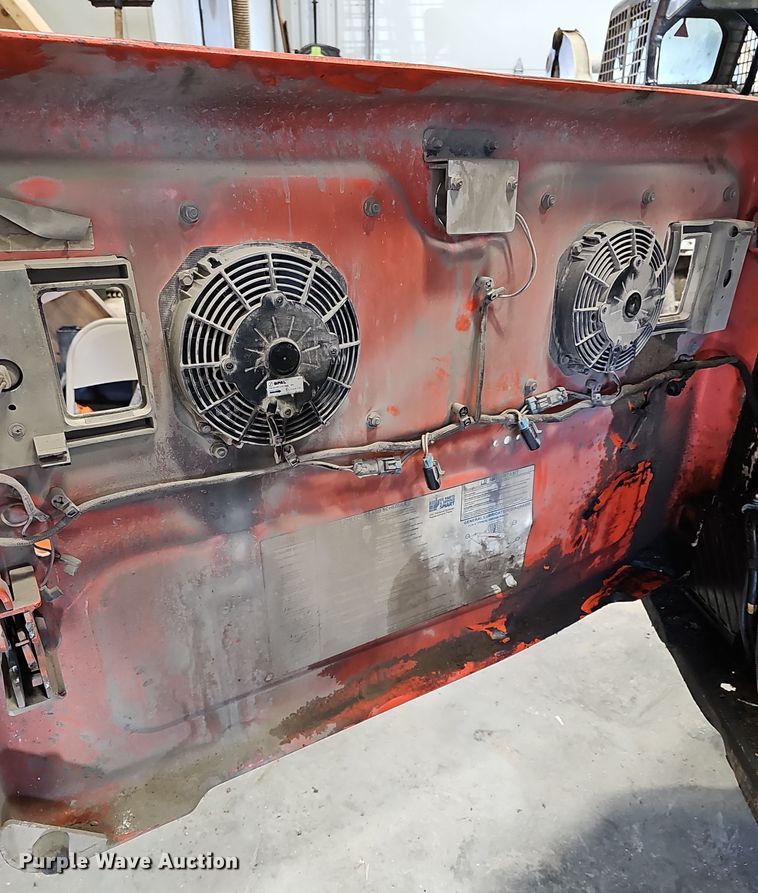 image for item DR5937 2015 Bobcat S850  skid steer loader