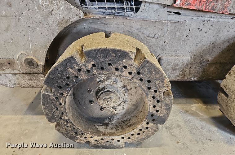 image for item DR5937 2015 Bobcat S850  skid steer loader