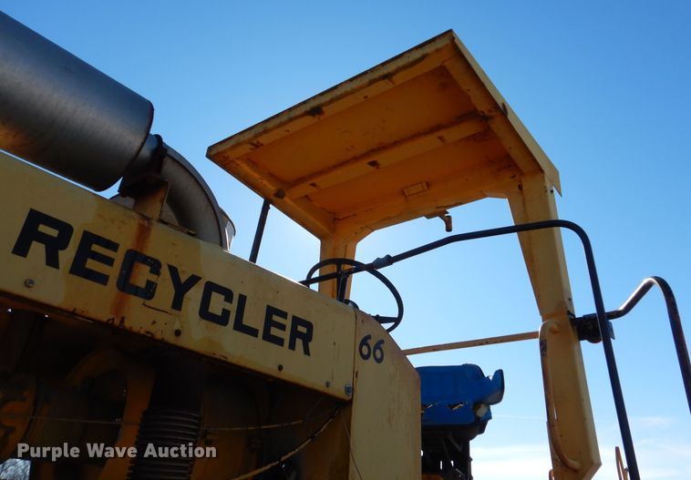 image for item DR5938 1984 Bomag MPH100  reclaimer