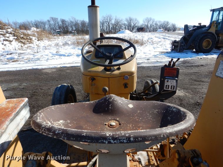 image for item DR5939 1982 Ford 540A  tractor