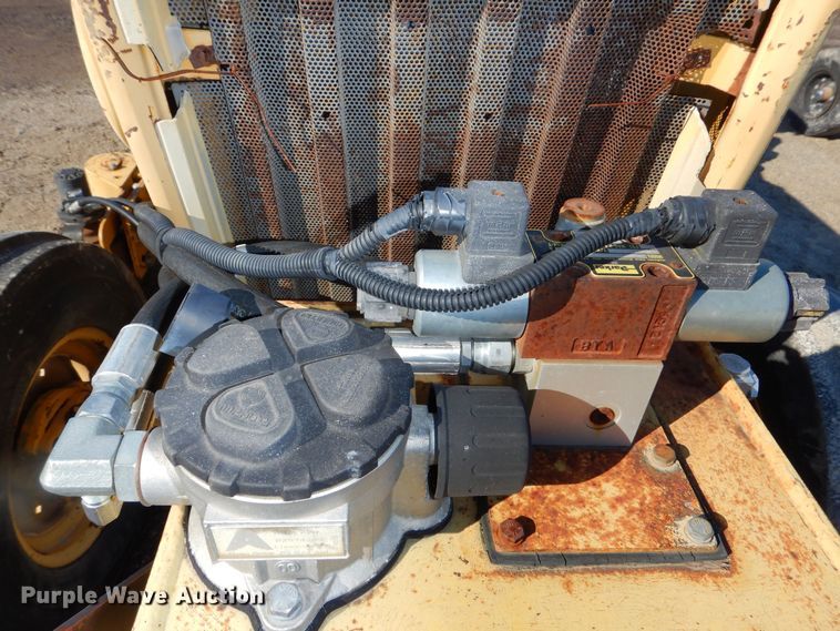 image for item DR5939 1982 Ford 540A  tractor