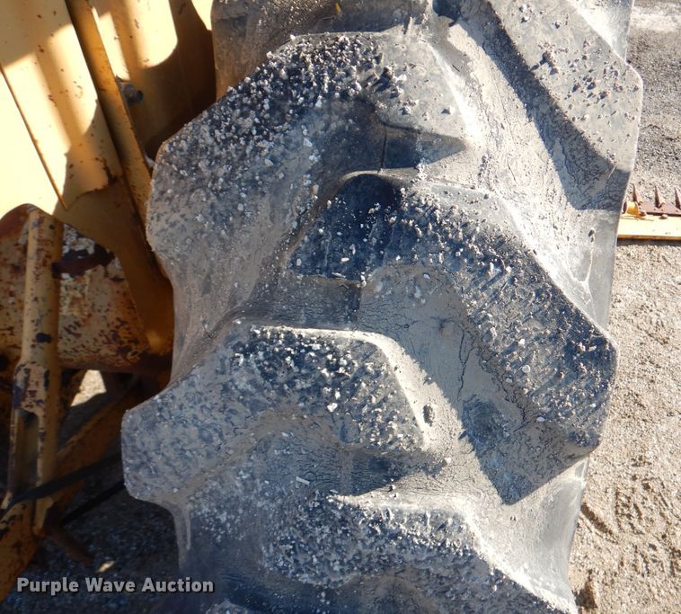 image for item DR5939 1982 Ford 540A  tractor