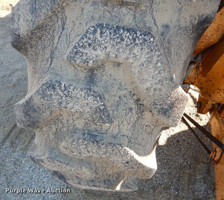 image for item DR5939 1982 Ford 540A  tractor