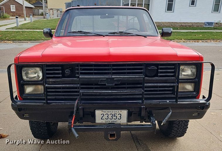 image for item DS5688 1985 Chevrolet D30  pickup truck