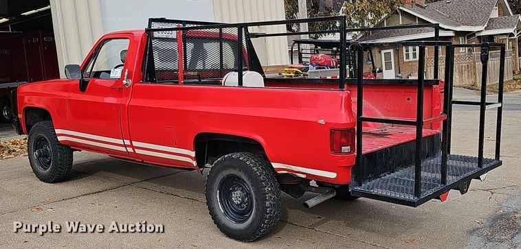 image for item DS5688 1985 Chevrolet D30  pickup truck