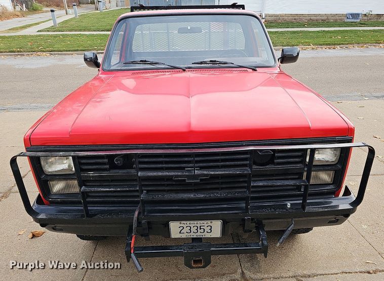 image for item DS5688 1985 Chevrolet D30  pickup truck