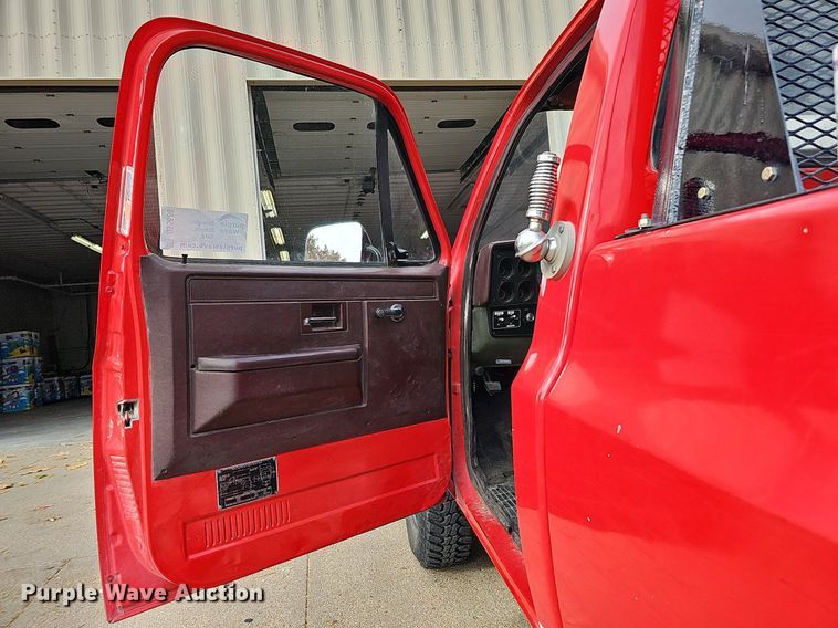 image for item DS5688 1985 Chevrolet D30  pickup truck