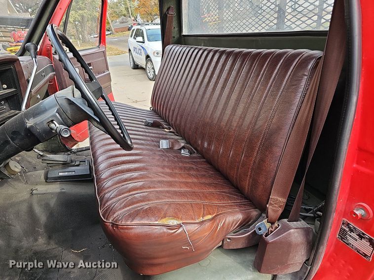 image for item DS5688 1985 Chevrolet D30  pickup truck