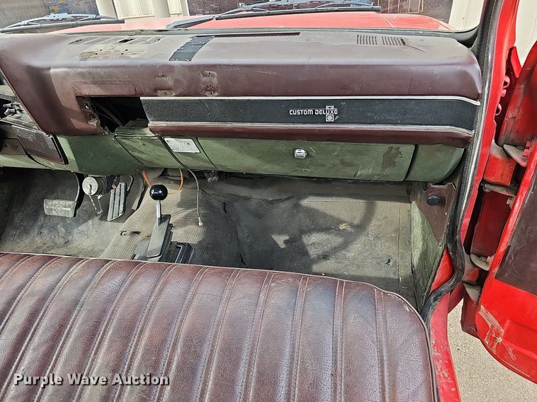 image for item DS5688 1985 Chevrolet D30  pickup truck