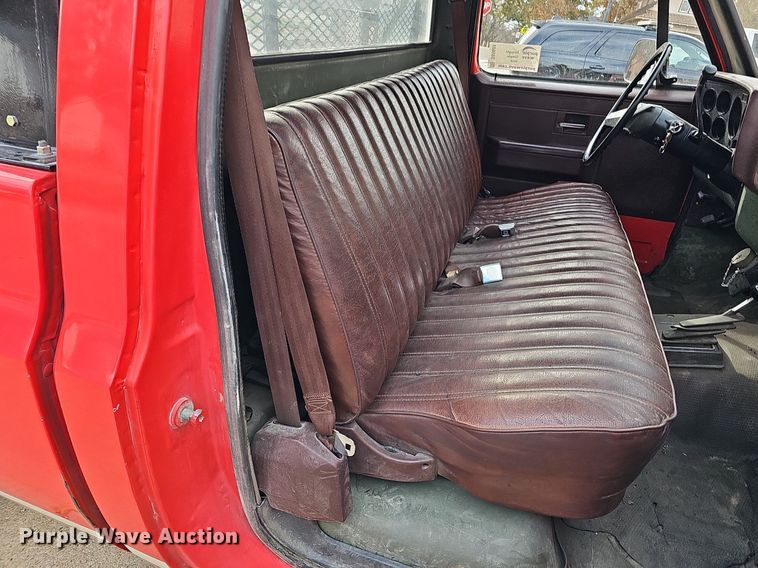 image for item DS5688 1985 Chevrolet D30  pickup truck