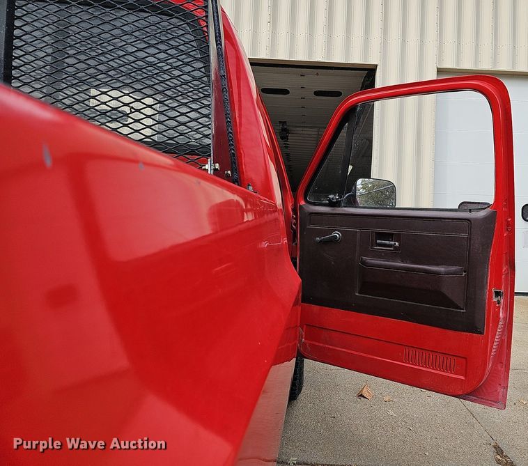 image for item DS5688 1985 Chevrolet D30  pickup truck