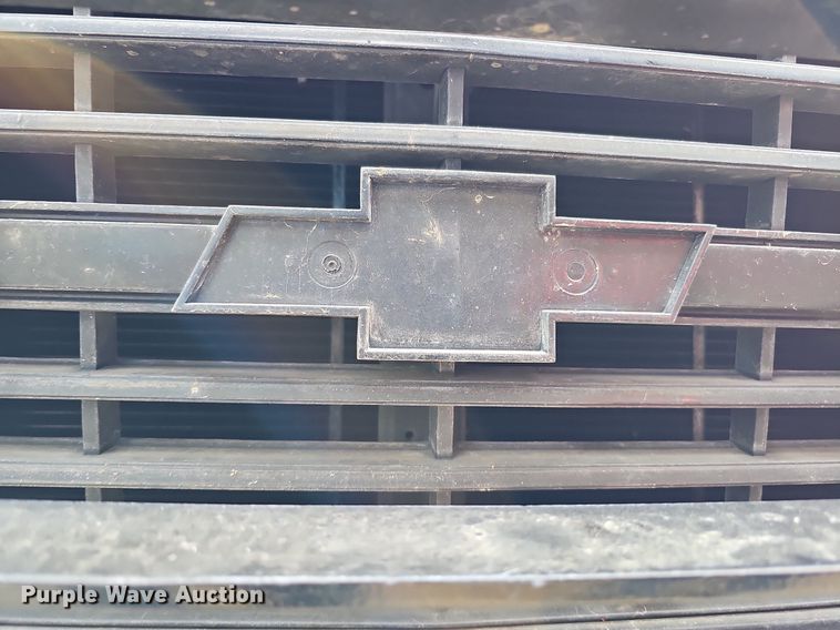 image for item DS5688 1985 Chevrolet D30  pickup truck