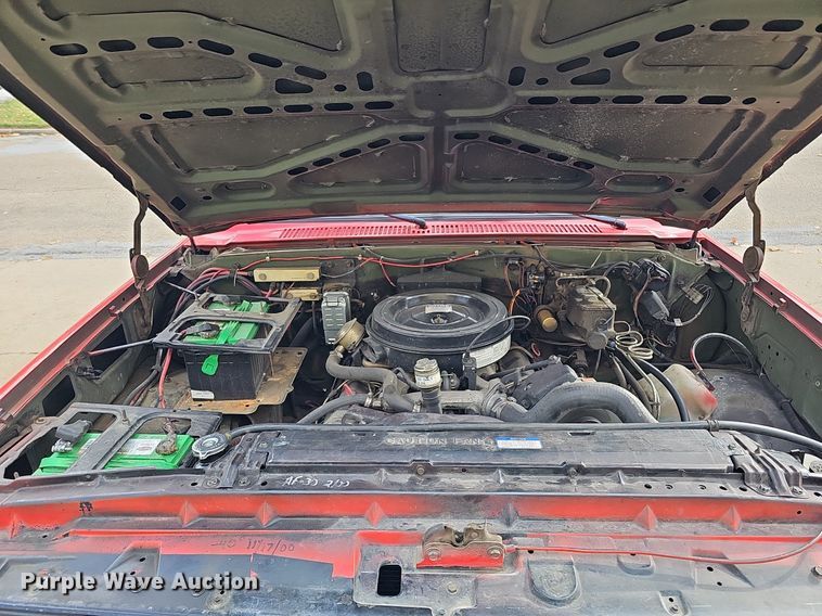 image for item DS5688 1985 Chevrolet D30  pickup truck