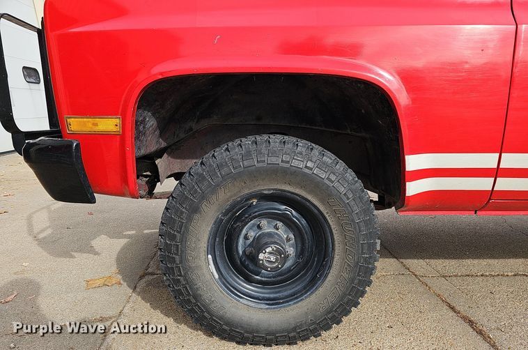 image for item DS5688 1985 Chevrolet D30  pickup truck