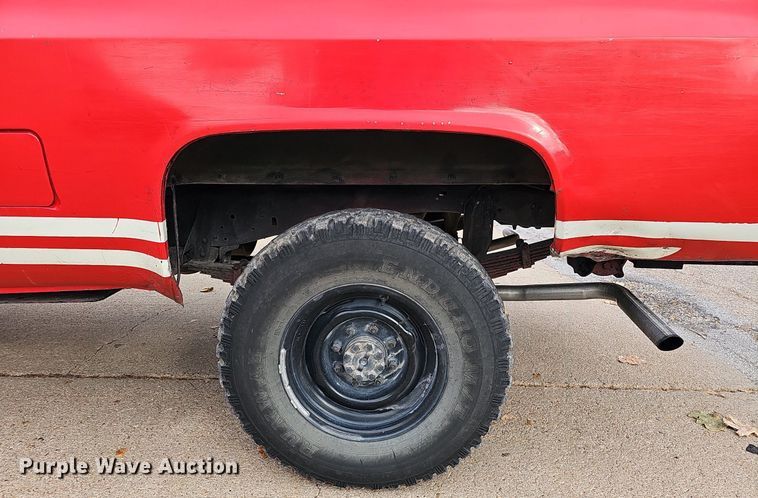 image for item DS5688 1985 Chevrolet D30  pickup truck