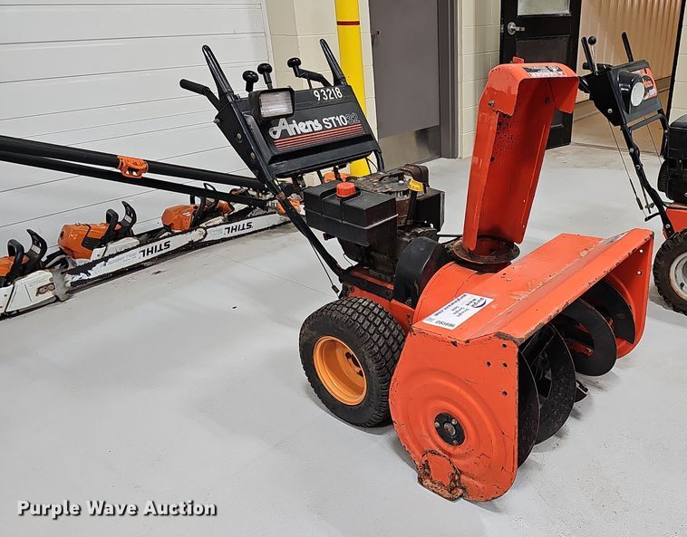 image for item DS5696 Ariens ST1032  snow blower