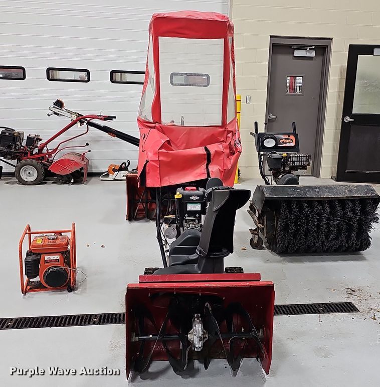 image for item DS5697 2011 Toro 38644  snow blower