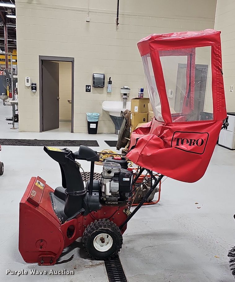 image for item DS5697 2011 Toro 38644  snow blower