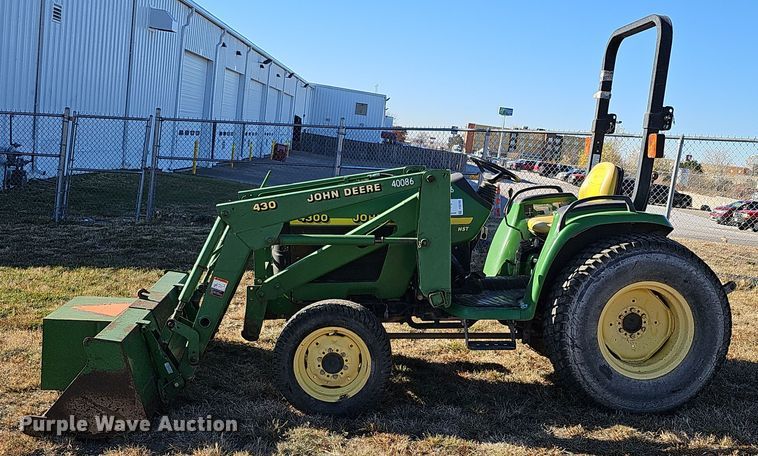 image for item DS5702 2001 John Deere 4300  tractor