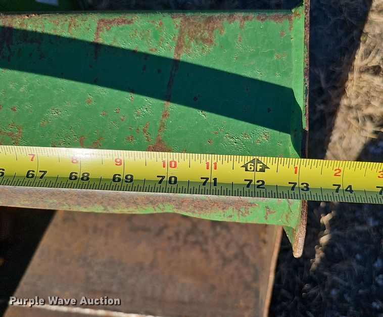 image for item DS5702 2001 John Deere 4300  tractor