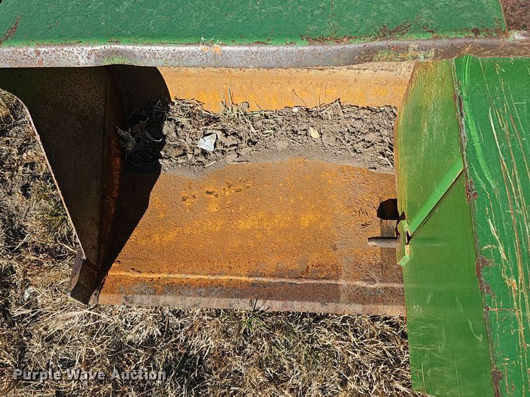 image for item DS5702 2001 John Deere 4300  tractor