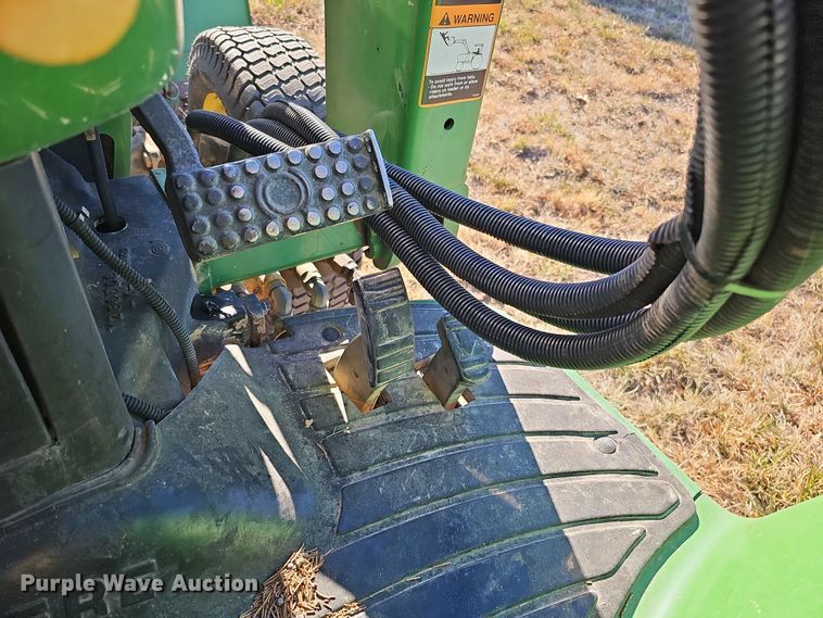 image for item DS5702 2001 John Deere 4300  tractor