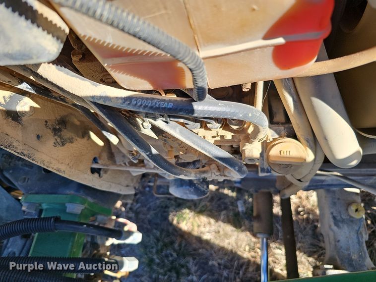 image for item DS5702 2001 John Deere 4300  tractor