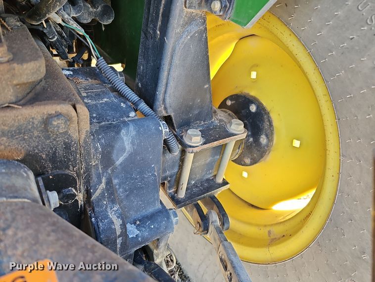 image for item DS5702 2001 John Deere 4300  tractor