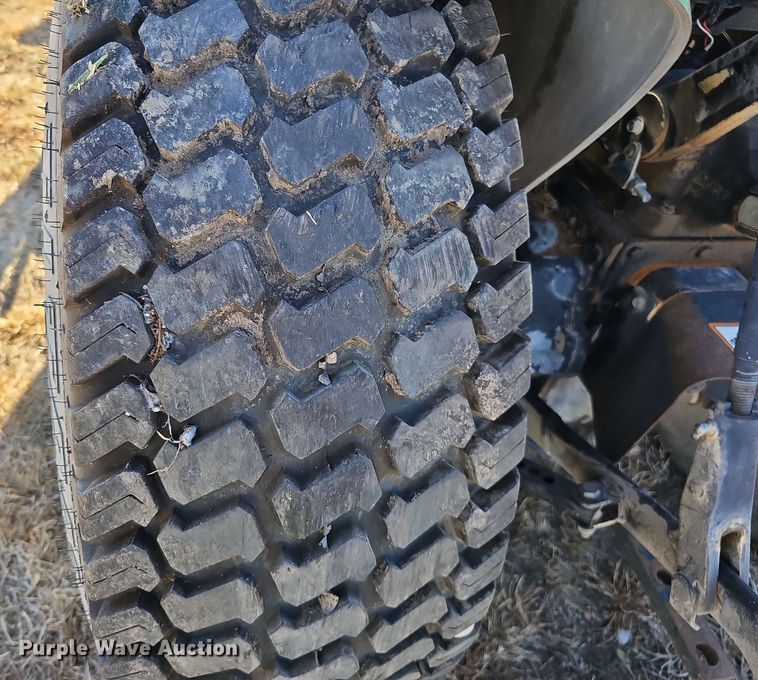 image for item DS5702 2001 John Deere 4300  tractor