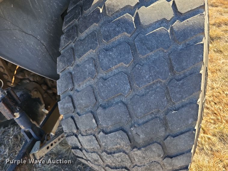 image for item DS5703 2001 John Deere 4600  tractor