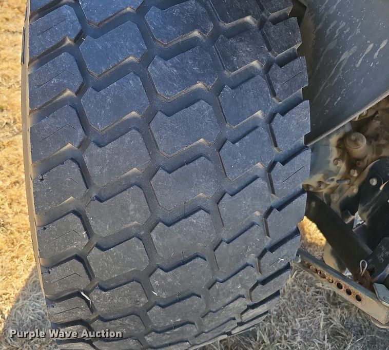 image for item DS5703 2001 John Deere 4600  tractor